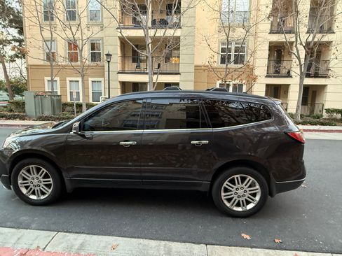 Used 2015 Chevrolet Traverse LT image 5