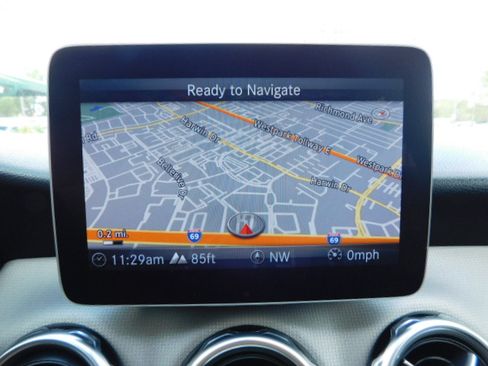 Used 2019 Mercedes-Benz GLA 250 image 18