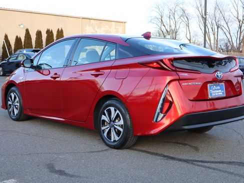 Used 2019 Toyota Prius Prime Premium image 6