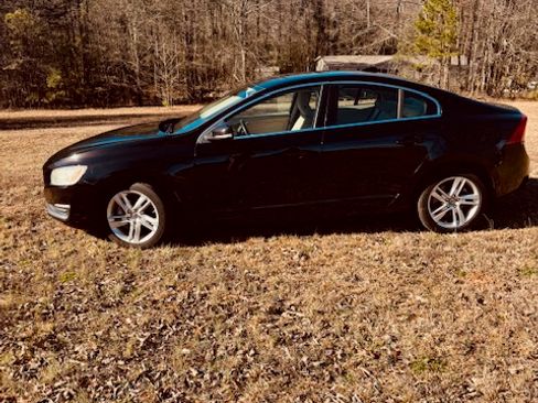 Used 2015 Volvo S60 T5 Platinum image 2