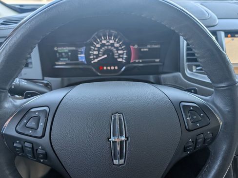 Used 2016 Lincoln MKS Elite image 9