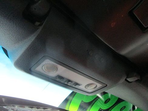 Used 2004 Ford Thunderbird LX image 34