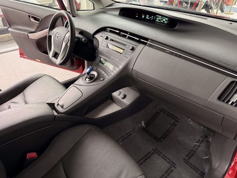 Used 2011 Toyota Prius Two image 12