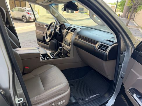 Used 2020 Lexus GX 460 Premium image 32