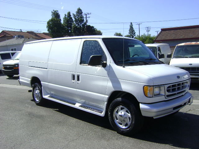 Used 2000 Ford E-350 and Econoline 350 Extended Super Duty RWD image 3