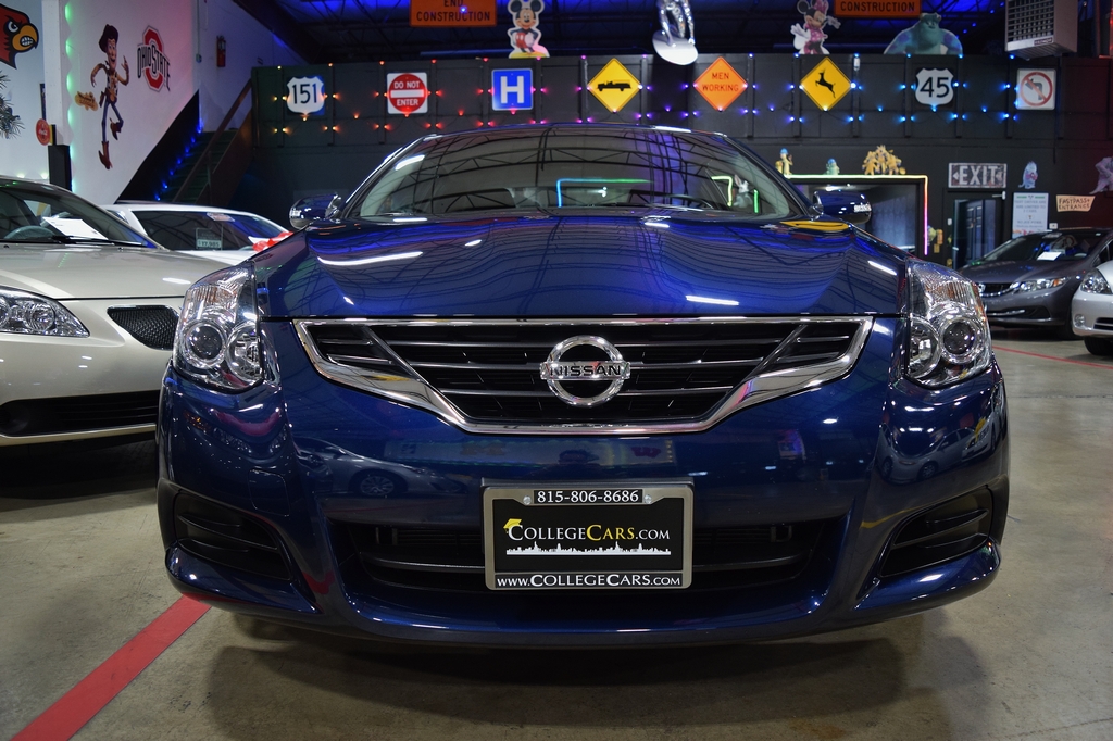 Used 2011 Nissan Altima 2.5 S Coupe FWD image 10