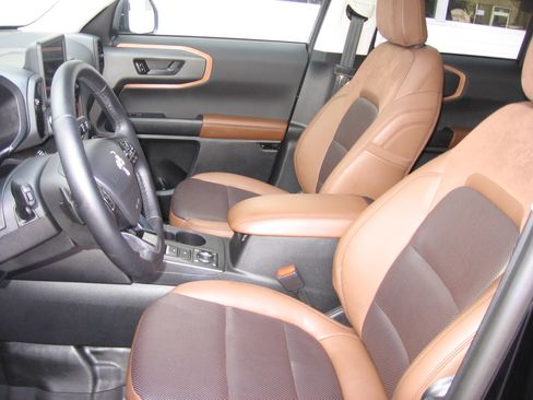 Used 2024 Ford Bronco Sport Badlands image 6