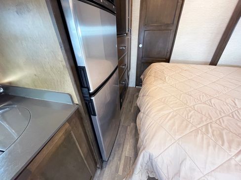 Used 2020 Mercedes-Benz Sprinter 4500 image 37