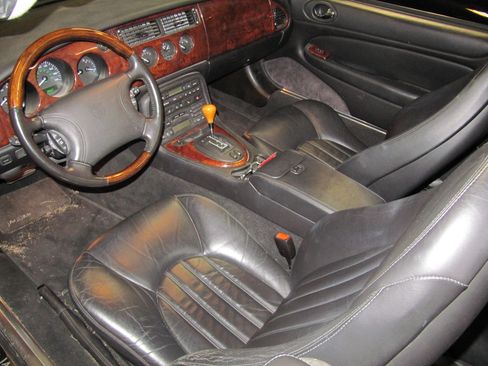Used 2000 Jaguar XK8 Convertible RWD image 15