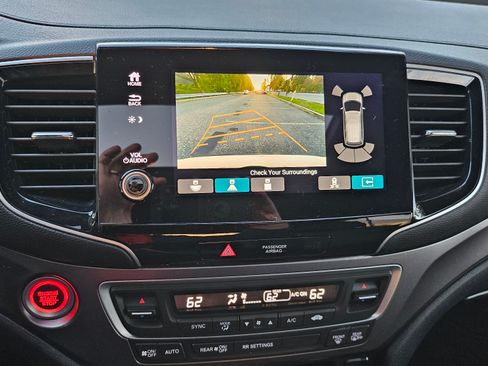 Used 2023 Honda Passport EX-L image 16