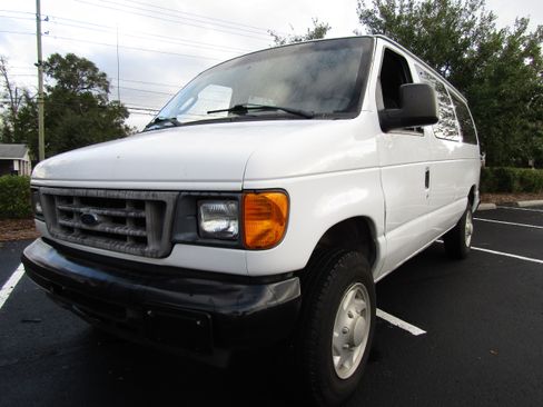 Used 2007 Ford E-350 and Econoline 350 XL image 2