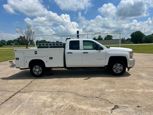 Used 2015 Chevrolet Silverado 2500 2WD Double Cab image 4