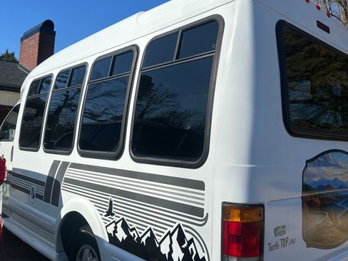 Used 2002 Chevrolet Express 3500 LS image 14