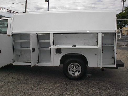 Used 2020 Chevrolet Express 3500 UNAVAIL RWD image 11