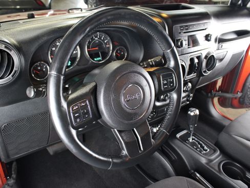 Used 2014 Jeep Wrangler Unlimited Sport image 7