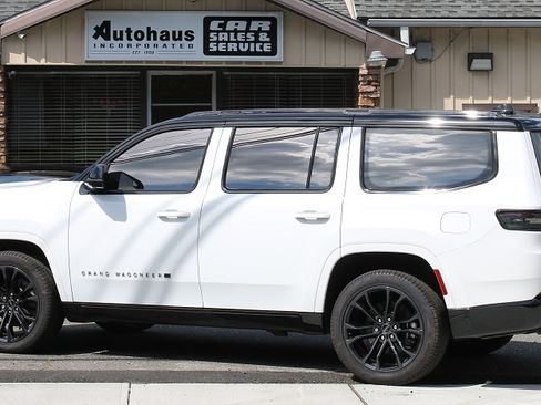 Used 2023 Jeep Grand Wagoneer Series II image 4