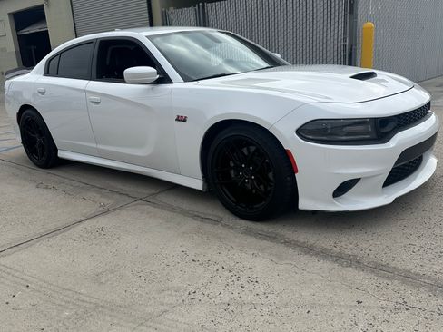 Used 2019 Dodge Charger Scat Pack image 1