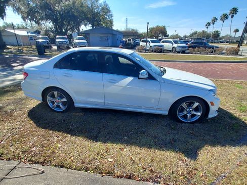 Used 2008 Mercedes-Benz C 300 Sport image 4