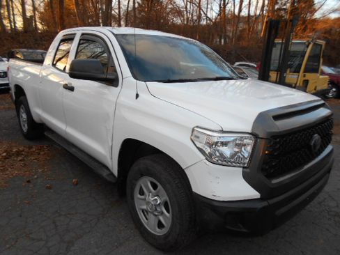 Used 2019 Toyota Tundra SR image 1