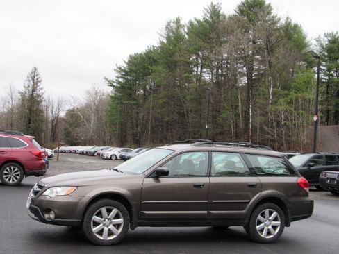 Used 2009 Subaru Outback 2.5i Premium image 2