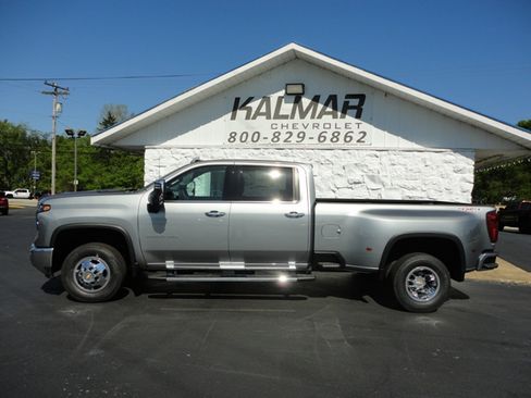 New 2026 Chevrolet Silverado 3500 4x4 Crew Cab LTZ image 8