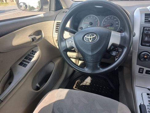 Used 2012 Toyota Corolla LE image 4