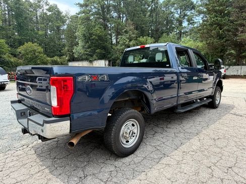 Used 2018 Ford F250 4x4 Crew Cab Super Duty image 7
