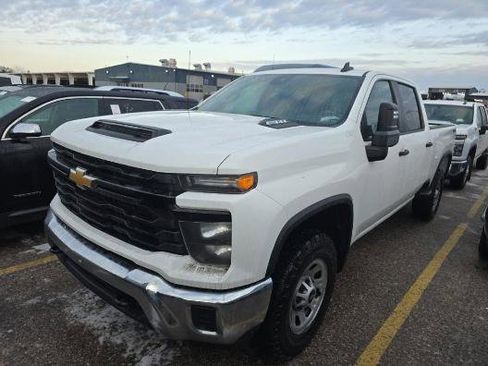 Used 2024 Chevrolet Silverado 2500 W/T image 1