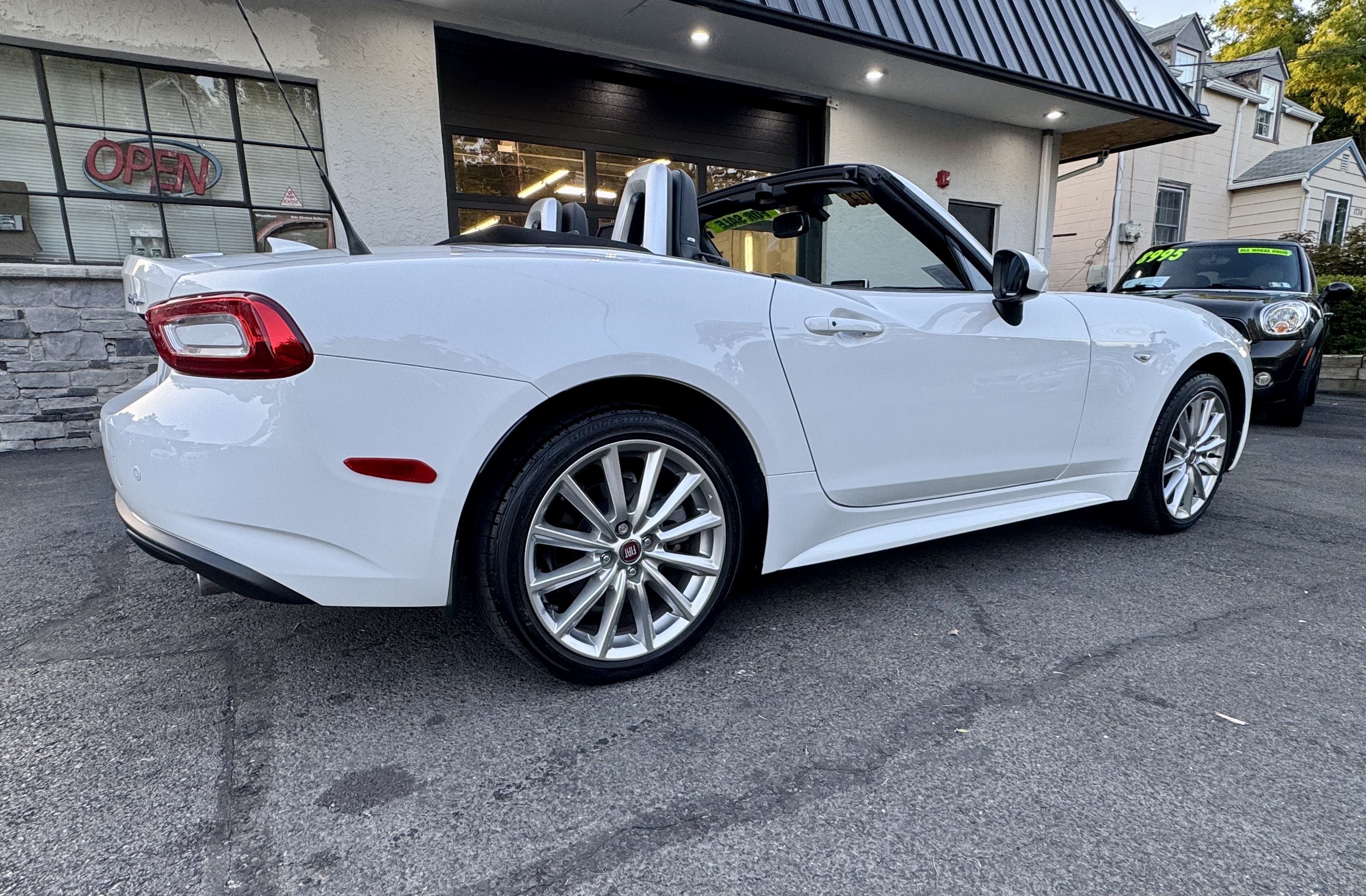 Used 2020 FIAT 124 Spider Lusso Convertible 2D RWD image 5