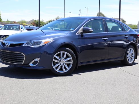 Used 2014 Toyota Avalon XLE FWD image 2