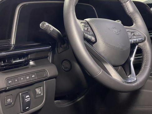 Used 2023 Cadillac Escalade Platinum Luxury image 31