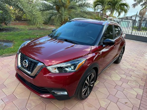 Used 2020 Nissan Kicks SR FWD image 1