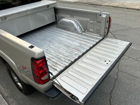 Used 2005 Chevrolet Silverado 2500 4x4 Extended Cab image 40