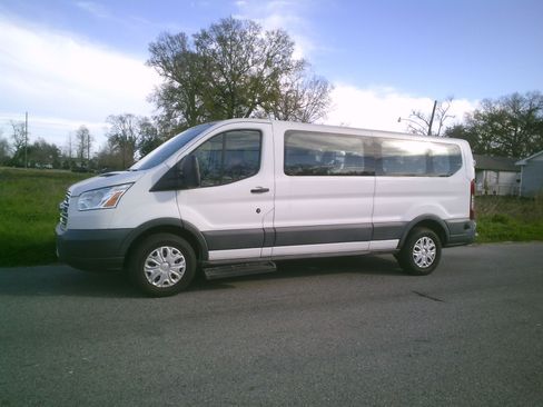 Used 2015 Ford Transit 350 XLT image 3