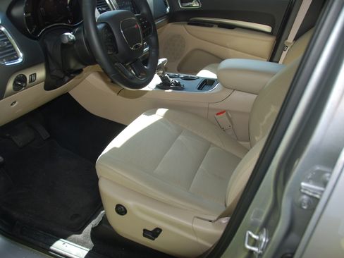Used 2018 Dodge Durango AWD SXT image 16