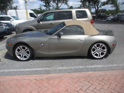 Used 2004 BMW Z4 2.5i image 1