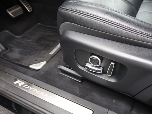 Used 2022 Land Rover Range Rover Evoque R-Dynamic S image 24