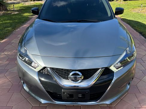 Used 2017 Nissan Maxima SL FWD image 2