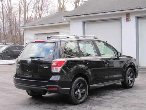 Used 2017 Subaru Forester 2.5i image 8
