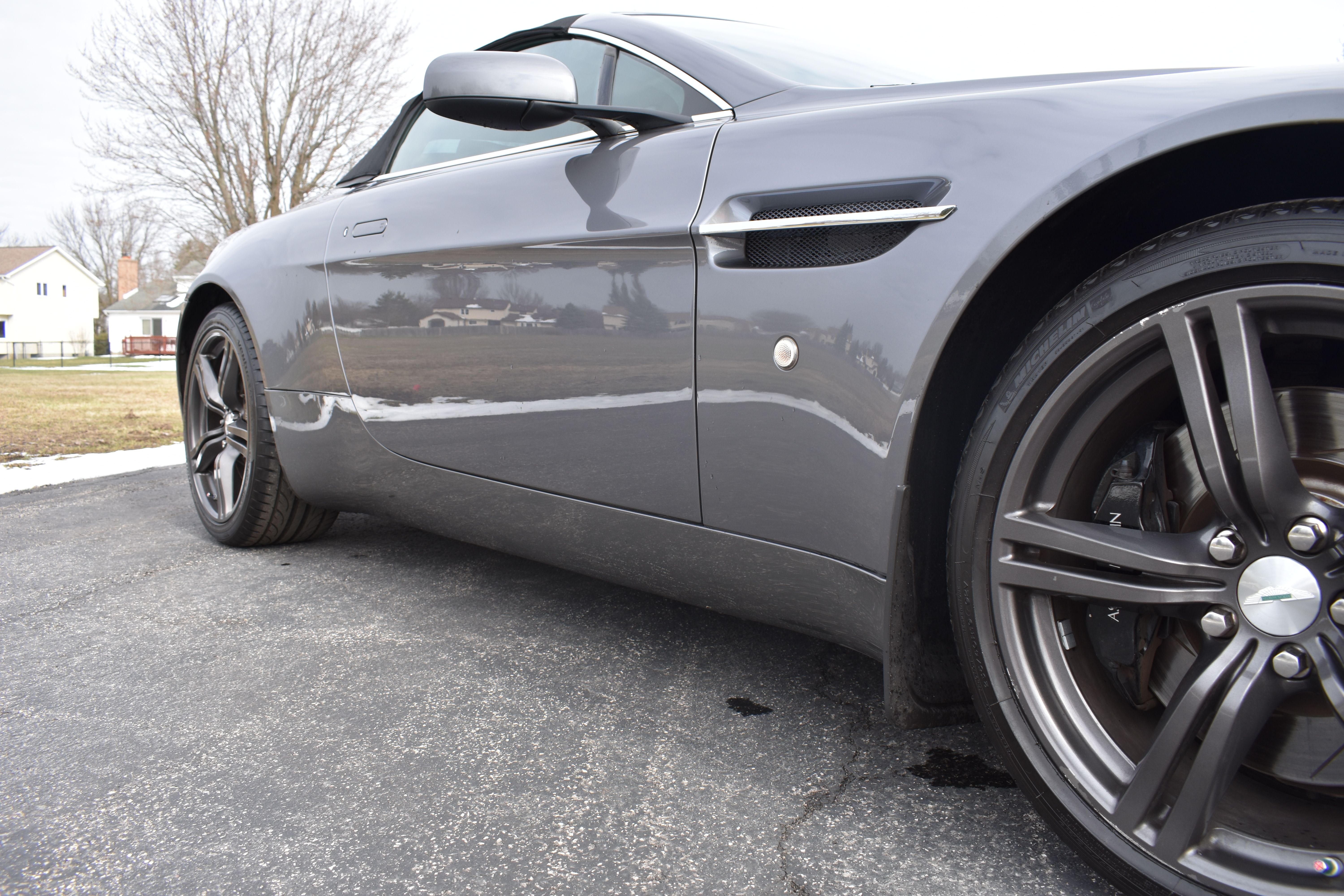 Used 2009 Aston Martin V8 Vantage Roadster RWD image 26