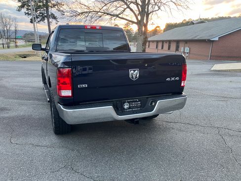 Used 2018 RAM 1500 SLT image 5