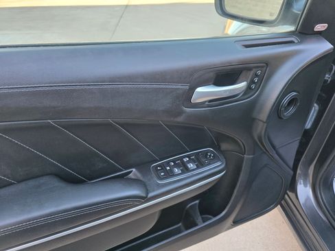 Used 2020 Dodge Charger SXT image 9