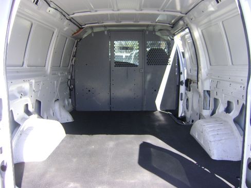 Used 2005 Ford E-150 and Econoline 150 image 10