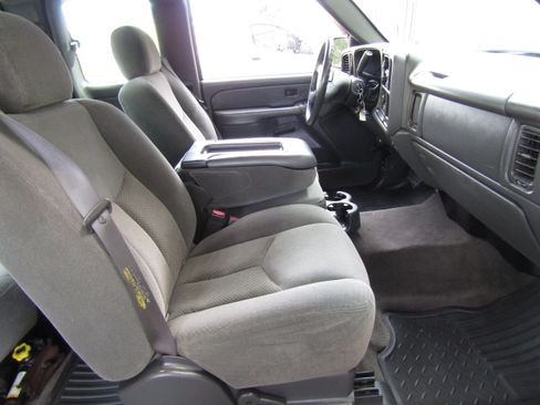 Used 2004 Chevrolet Silverado 1500 2WD Extended Cab image 13