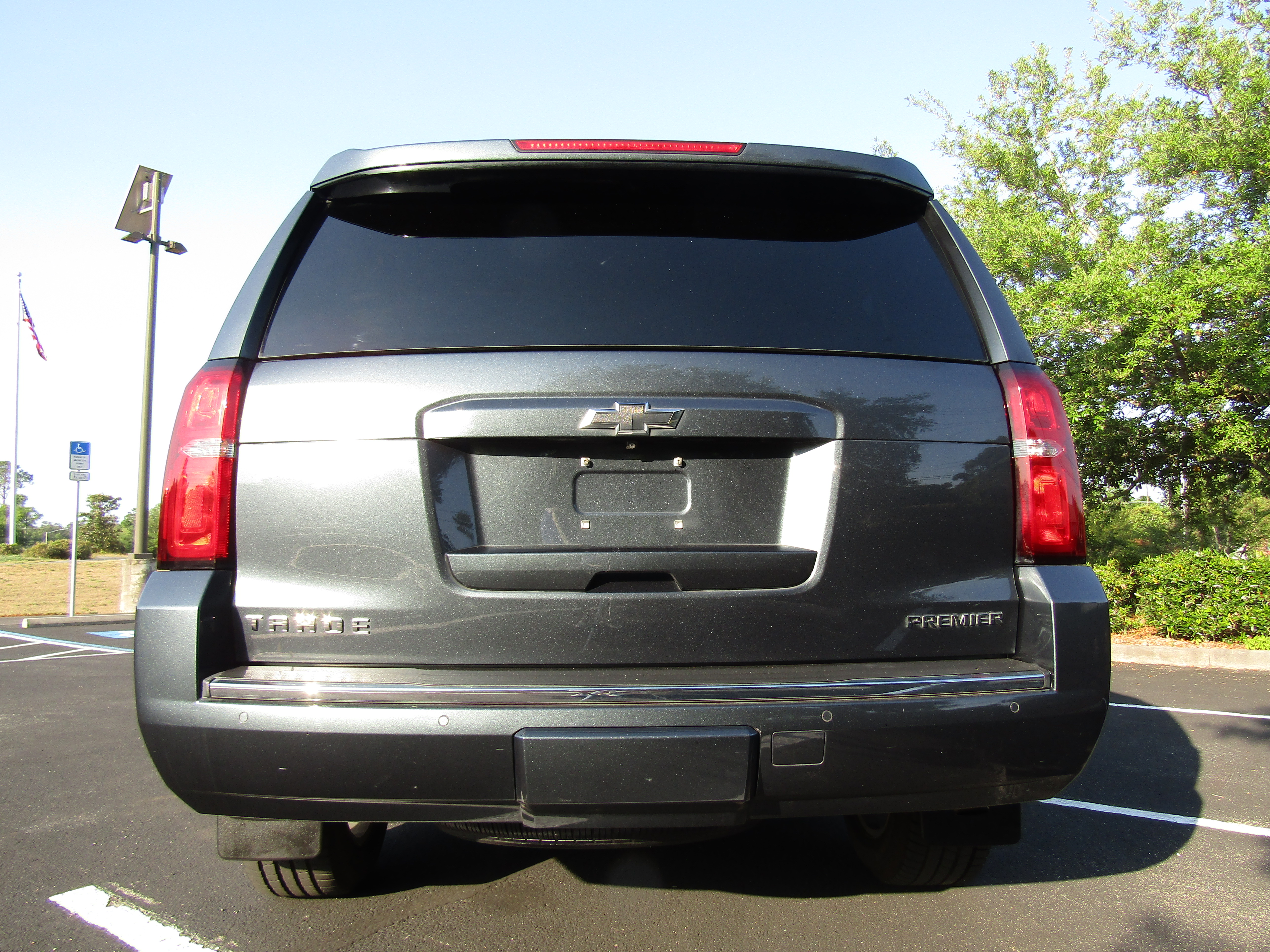 Used 2019 Chevrolet Tahoe Premier RWD image 4