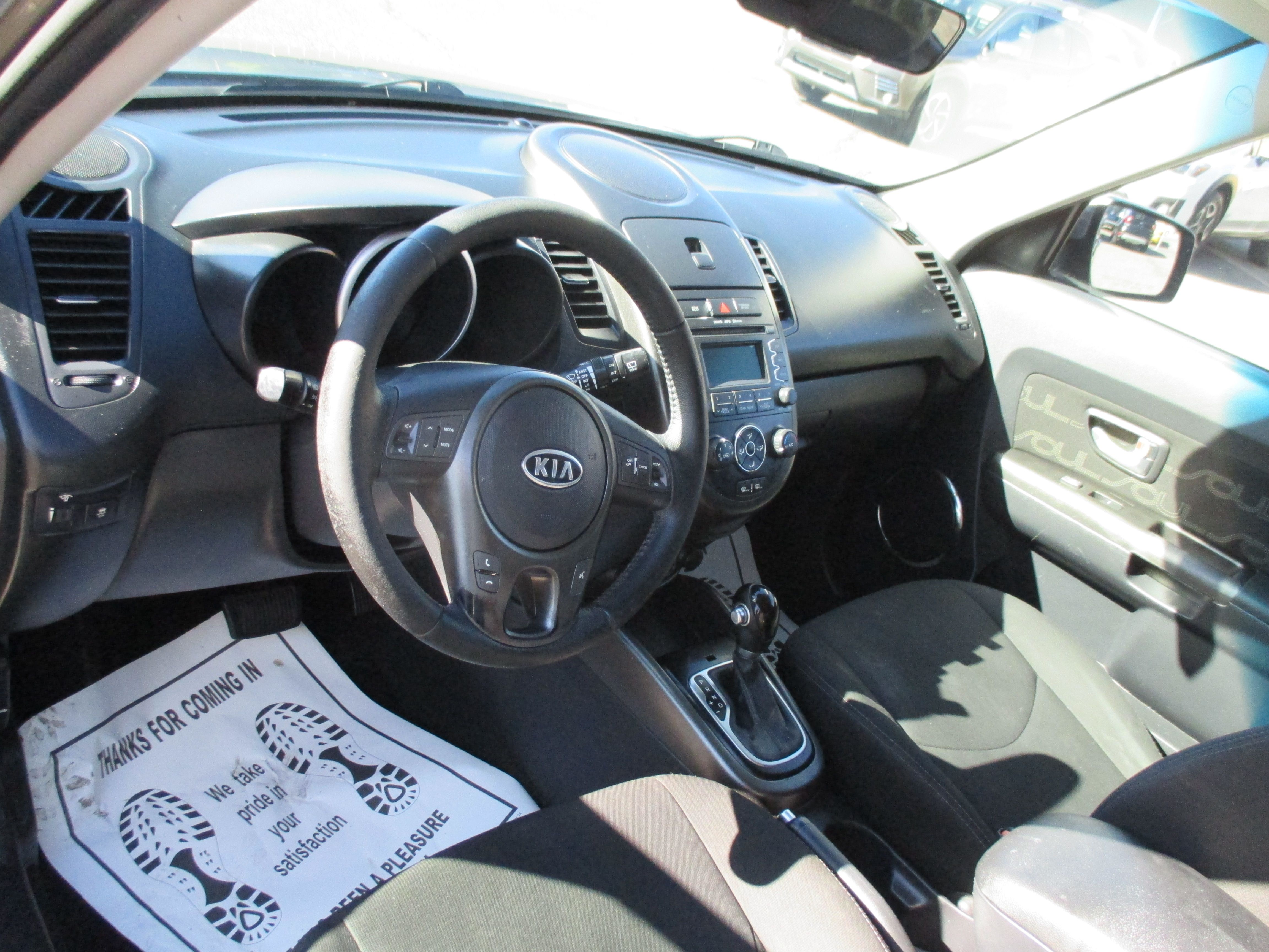 Used 2012 Kia Soul + Wagon 4D FWD image 6