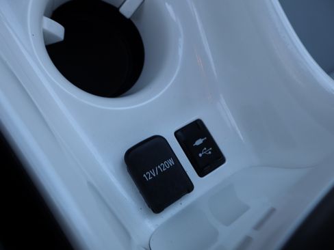 Used 2019 Toyota Prius Prime Premium image 34