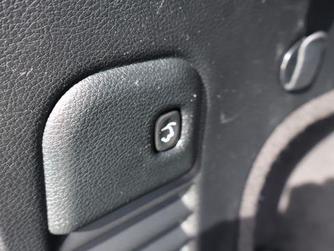 Used 2019 Jeep Grand Cherokee Altitude image 14