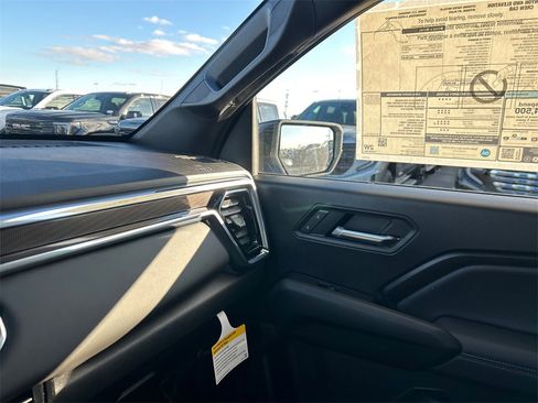 New 2026 GMC Canyon Elevation image 25