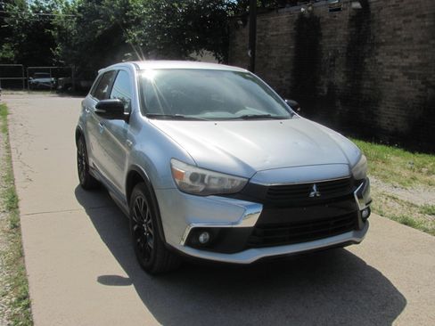 Used 2017 Mitsubishi Outlander Sport FWD image 2